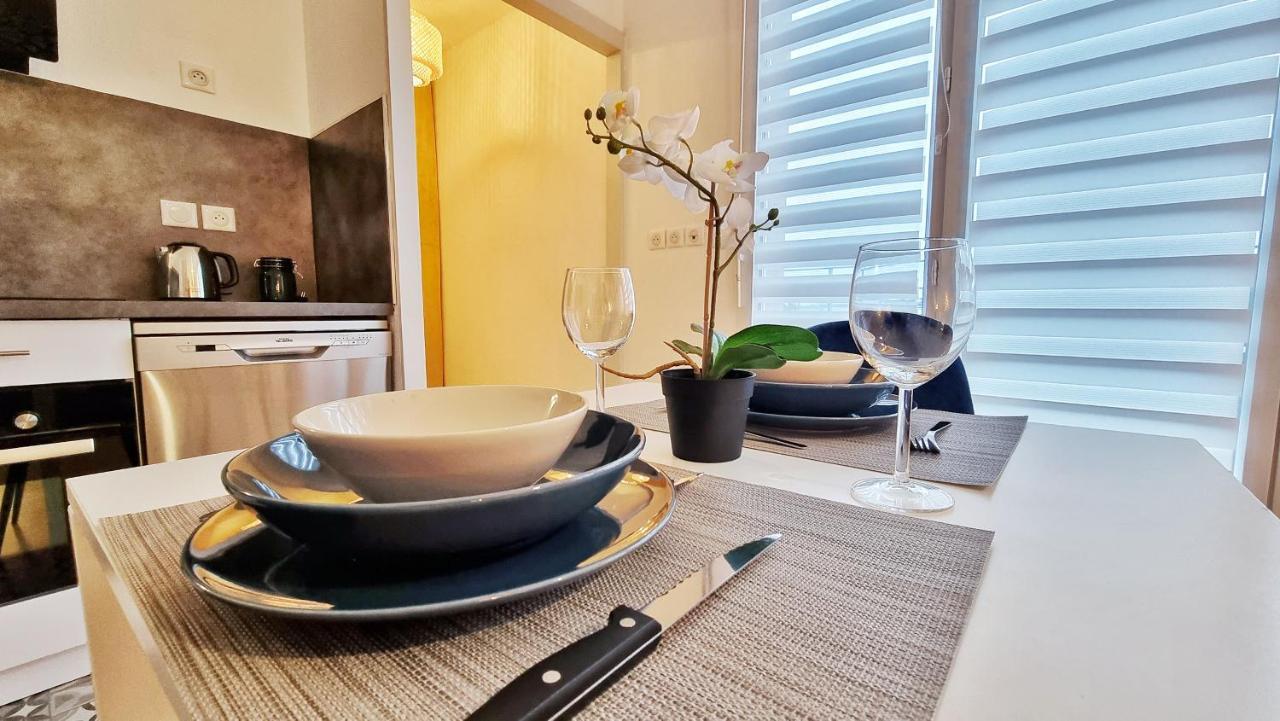 Le Smart - Parking - Terrasse - Wifi - Mulhouse - Relax Bnb Pfastatt Eksteriør billede